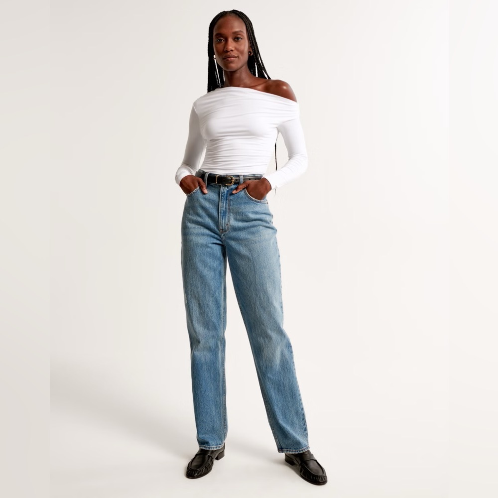 Abercrombie 90s Ultra High Rise Straight Jeans